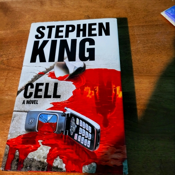 Stephen King's Cell - Picture 1 of 4